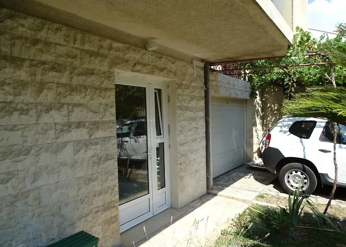 Job Studio Apartments